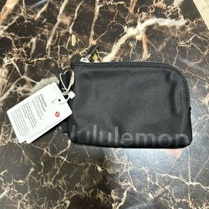 Lululemon clippable card pouch